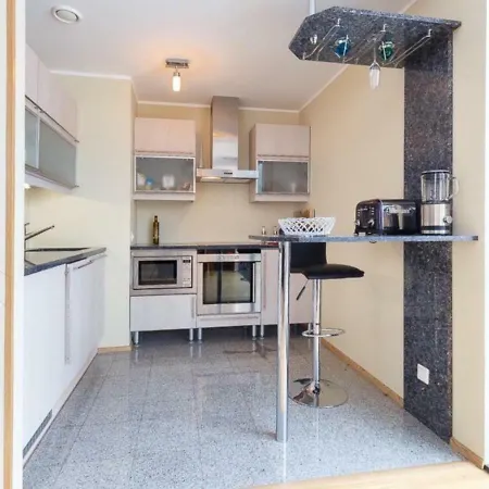 아파트 Papli 34 With Pool 페르누