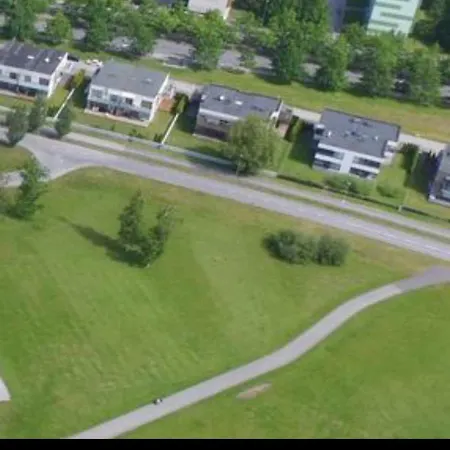 아파트 Papli 34 With Pool 페르누