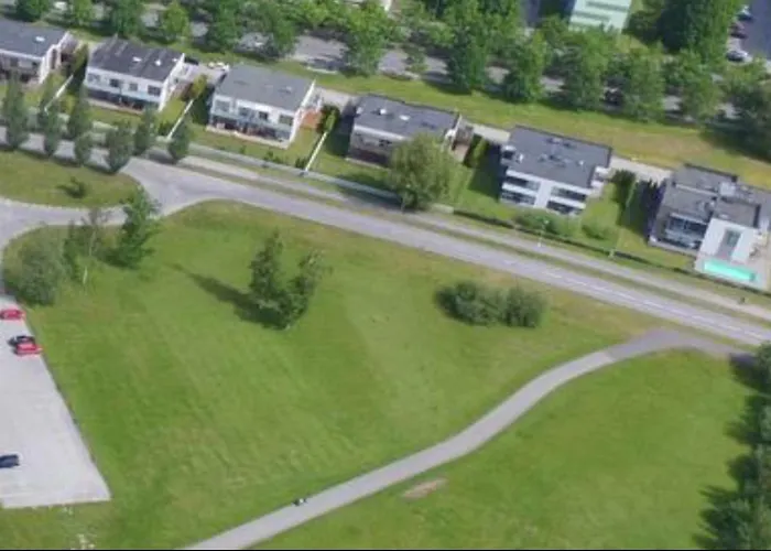 아파트 Papli 34 With Pool 페르누